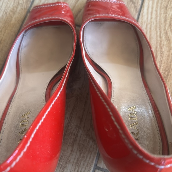 Prada Red Patent Leather Espadrille Wedge Peep Toe Heels Size 39 (8.5-9) - Picture 14 of 16
